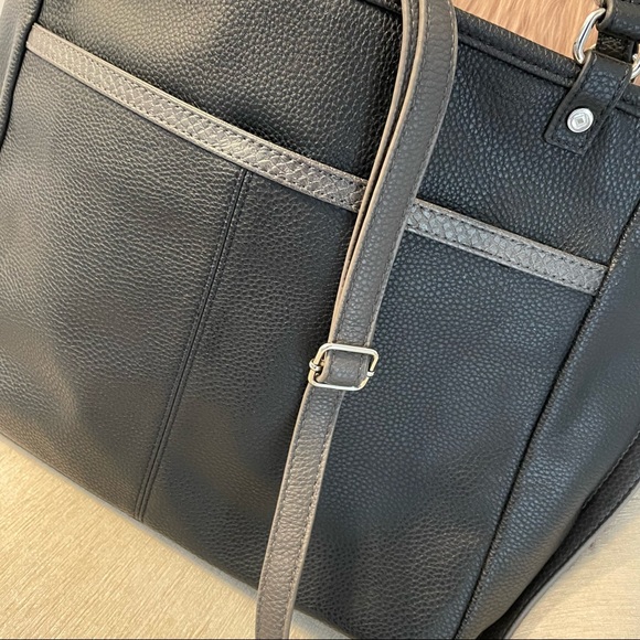 Thirty One - Jewel - Townsfair Reversible Tote - Black Pebble & Charcoal Snake - Picture 2 of 7